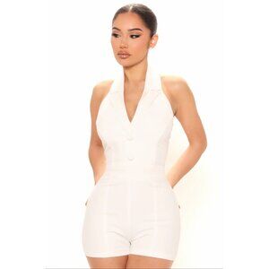 Fashion Nova ✦ Cali Girl Romper ✦ White Halter Button-Front Stretch Sz M NWT
